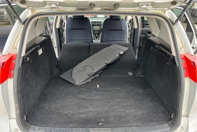 2004 Toyota Caldina JDM car for sale — photo 21 of 25