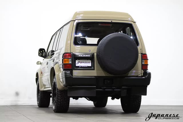 1995 Mitsubishi Pajero JDM car for sale — photo 6 of 25