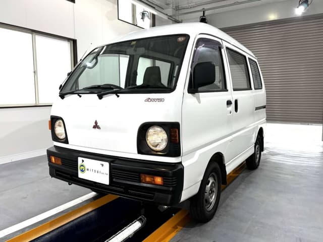 1993 Mitsubishi Minicab JDM car for sale — photo 2 of 25