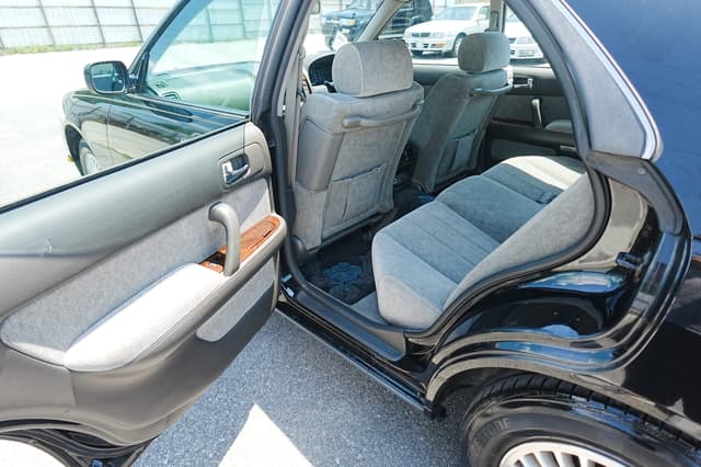 1996 Nissan Cedric JDM car for sale — photo 13 of 21