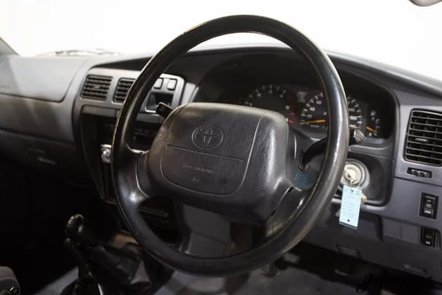 1996 Toyota Hilux Surf JDM car for sale — photo 13 of 25