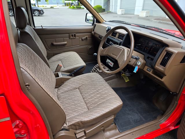 1988 Nissan Truck JDM car for sale — photo 8 of 11