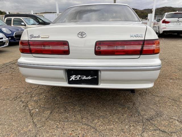 1998 Toyota Mark II JDM car for sale — photo 11 of 20