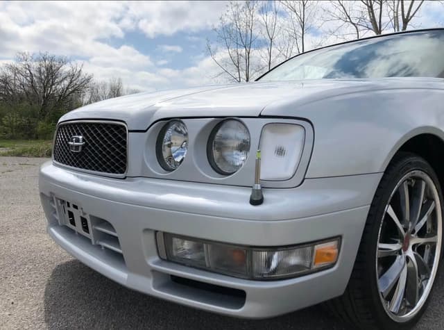 1996 Nissan Gloria JDM car for sale — photo 3 of 9