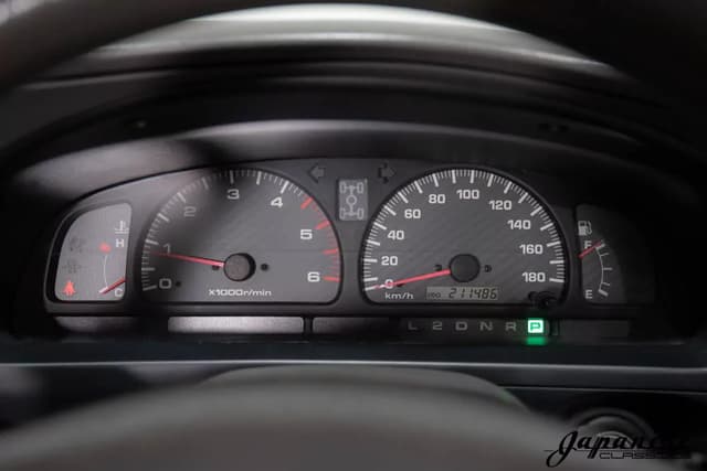 2000 Toyota Hilux Surf JDM car for sale — photo 14 of 25