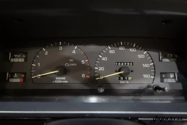 1994 Toyota Hilux Surf JDM car for sale — photo 13 of 25