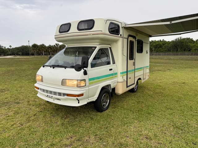 1994 Toyota Townace JDM car for sale — photo 2 of 25