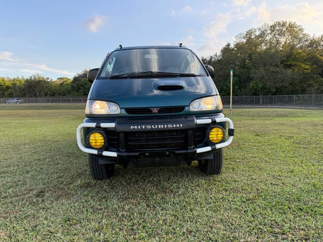 1996 Mitsubishi Delica JDM car for sale — photo 23 of 24