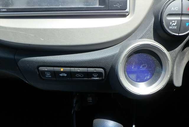 2011 Honda Fit JDM car for sale — photo 13 of 25