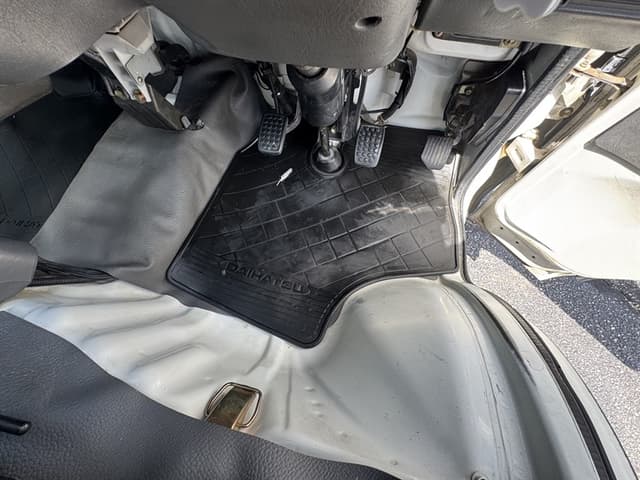 1996 Daihatsu Hijet JDM car for sale — photo 20 of 22