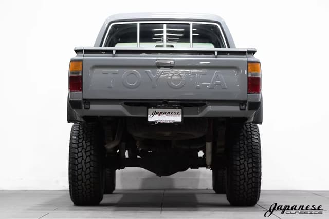 1990 Toyota Hilux JDM car for sale — photo 7 of 25