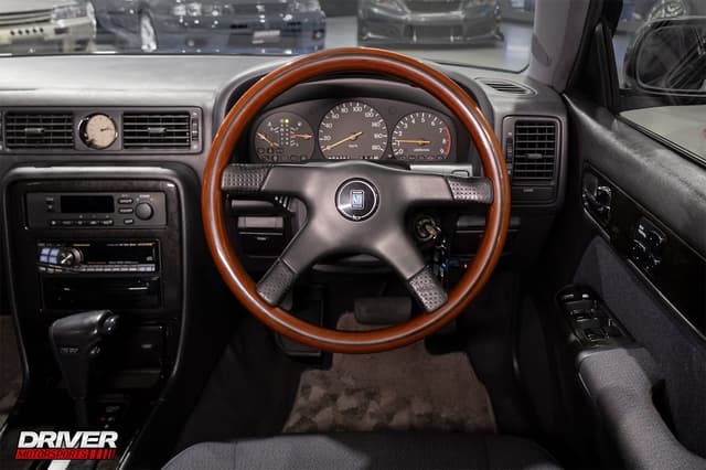 1993 Nissan Cedric JDM car for sale — photo 3 of 25