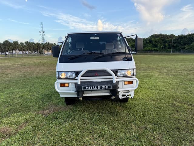 1995 Mitsubishi Pajero JDM car for sale — photo 4 of 21