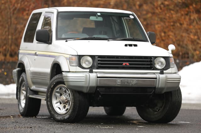 1996 Mitsubishi Pajero JDM car for sale — photo 12 of 25