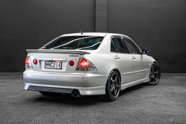 1999 Toyota Altezza JDM car for sale — photo 12 of 16