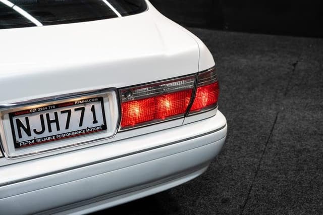 2000 Toyota Crown JDM car for sale — photo 3 of 18