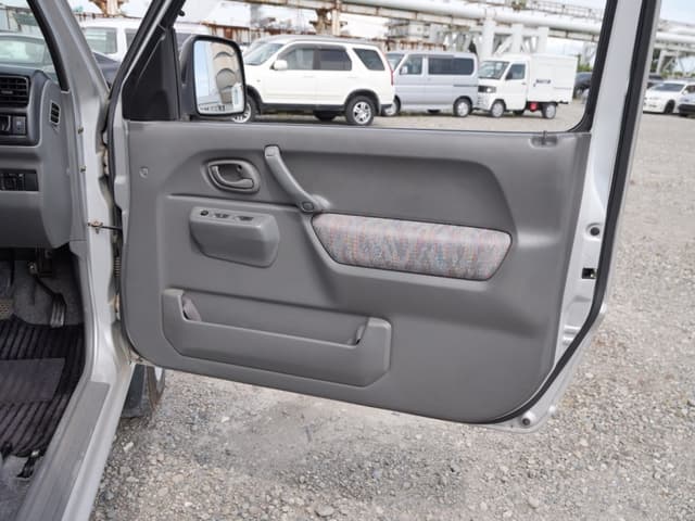 2001 Suzuki Jimny JDM car for sale — photo 25 of 25