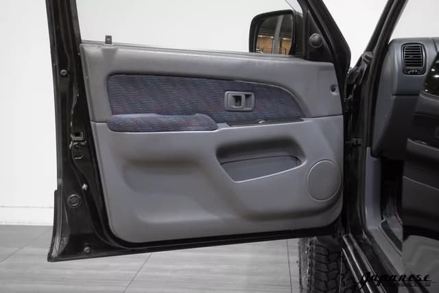 1997 Toyota Hilux Surf JDM car for sale — photo 19 of 25