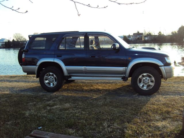 1997 Toyota Hilux Surf JDM car for sale — photo 4 of 5