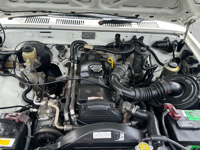 1992 Toyota Hilux JDM car for sale — photo 13 of 20