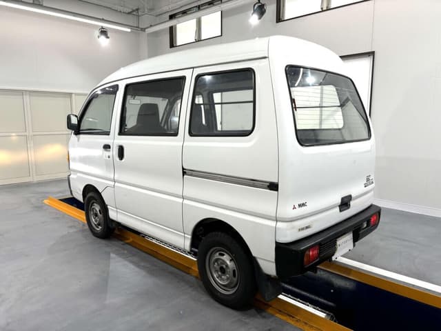 1993 Mitsubishi Minicab JDM car for sale — photo 4 of 25