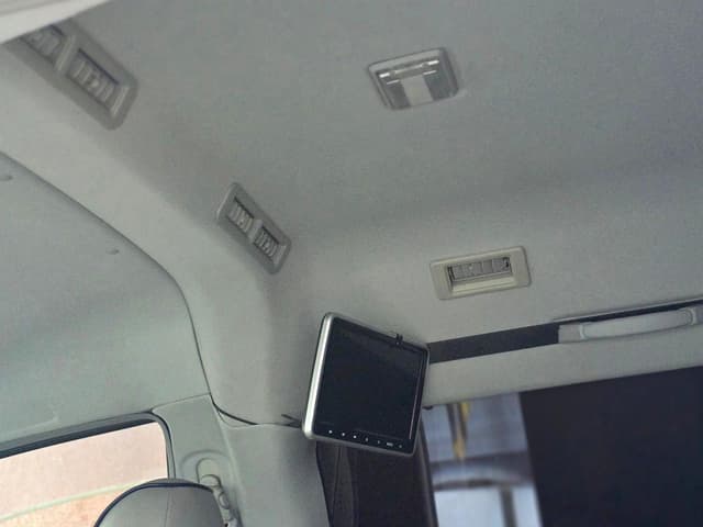 2000 Mitsubishi Delica JDM car for sale — photo 8 of 25