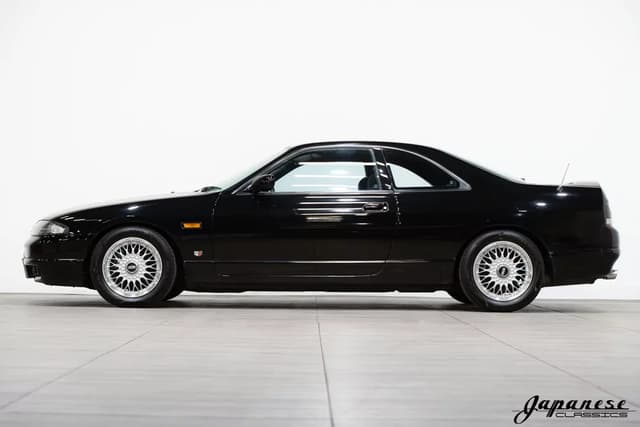 1994 Nissan Skyline JDM car for sale — photo 4 of 25