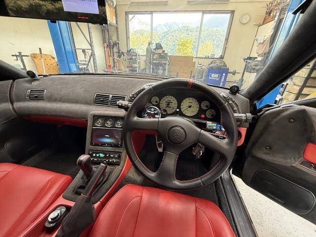 1992 Nissan Skyline JDM car for sale — photo 15 of 19