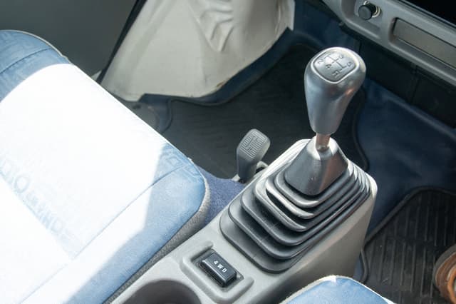 2000 Mitsubishi Minicab JDM car for sale — photo 12 of 14