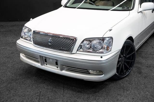 2003 Toyota Crown JDM car for sale — photo 2 of 18