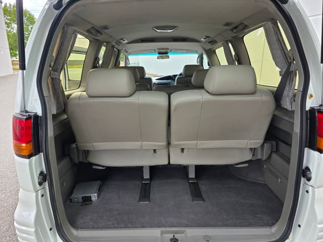 2000 Nissan Elgrand JDM car for sale — photo 4 of 16