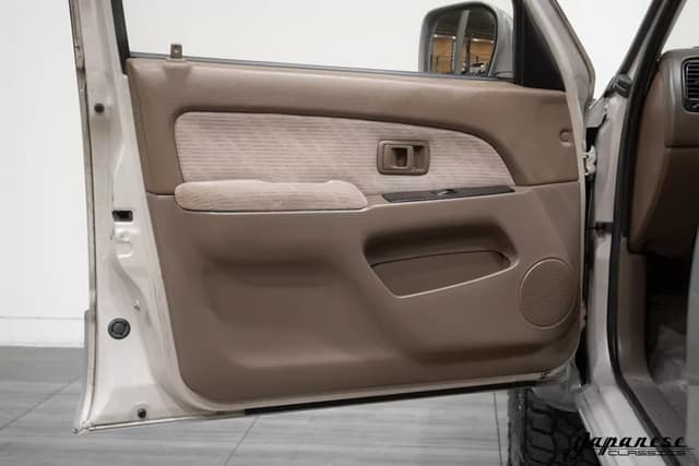 1998 Toyota Hilux Surf JDM car for sale — photo 19 of 25