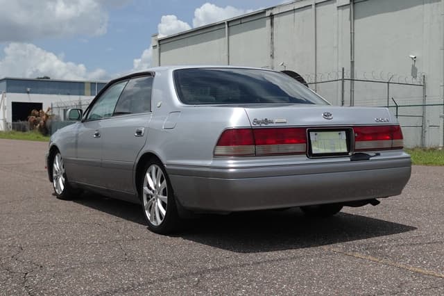 1999 Toyota Crown JDM car for sale — photo 9 of 19