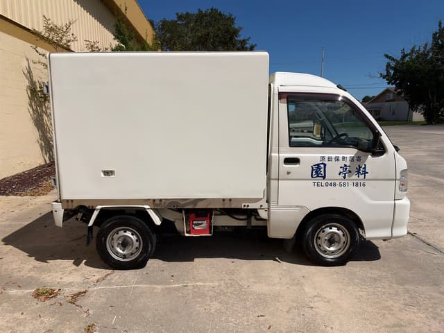 2001 Daihatsu Hijet JDM car for sale — photo 9 of 20