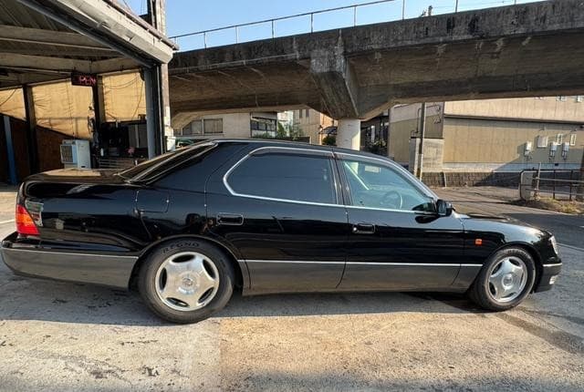 1999 Toyota Celsior JDM car for sale — photo 4 of 25