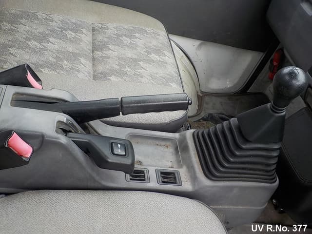 1998 Mitsubishi Minicab JDM car for sale — photo 3 of 21