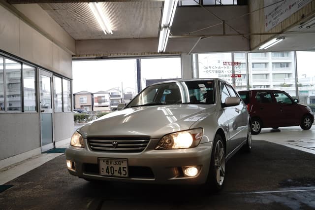 1999 Toyota Altezza JDM car for sale — photo 15 of 25