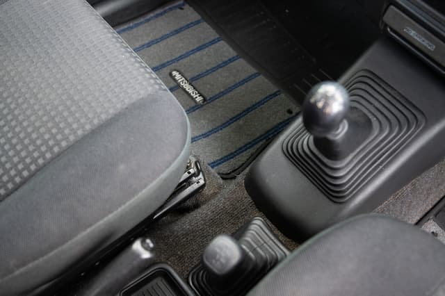 2001 Mitsubishi Pajero Mini JDM car for sale — photo 10 of 14