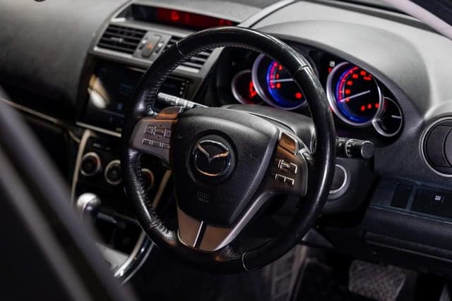 2008 Mazda Atenza JDM car for sale — photo 16 of 17