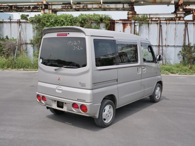 2001 Mitsubishi Town Box JDM car for sale — photo 5 of 25