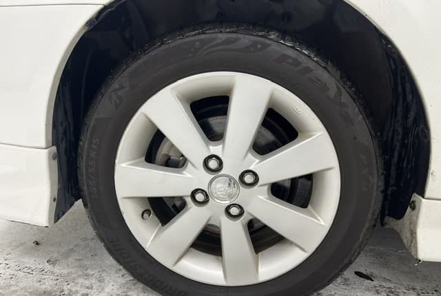 2007 Toyota Raum JDM car for sale — photo 23 of 25