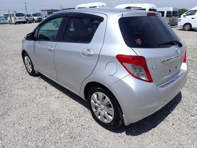 2011 Toyota Vitz JDM car for sale — photo 3 of 25