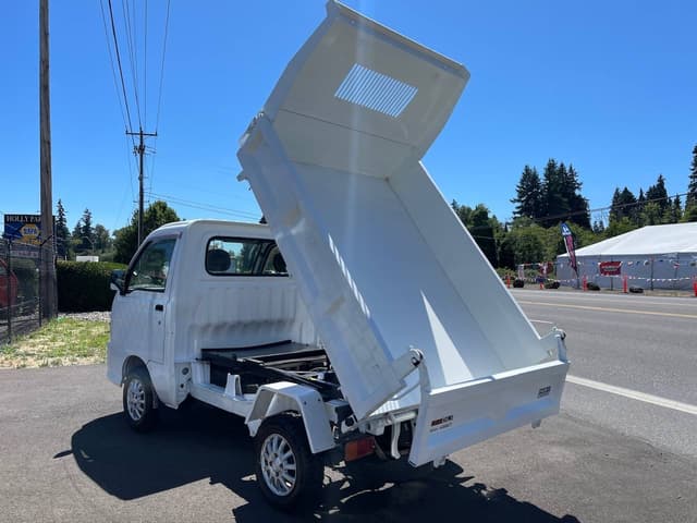 1999 Daihatsu Hijet JDM car for sale — photo 6 of 25