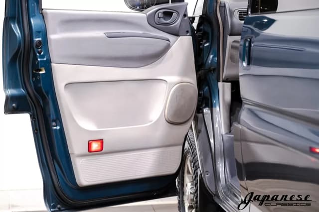 1994 Mitsubishi Delica JDM car for sale — photo 19 of 25