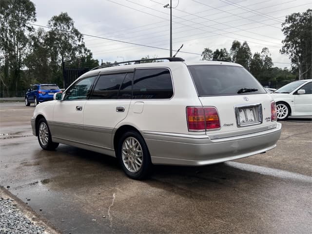 2000 Toyota Crown JDM car for sale — photo 8 of 16