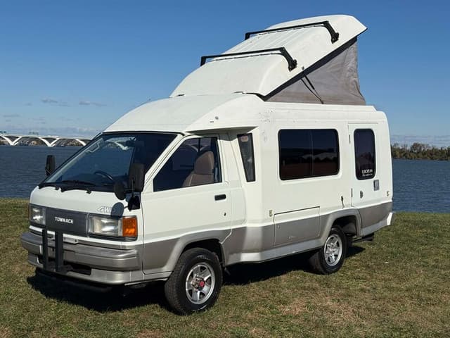 1992 Toyota Townace JDM car for sale — photo 6 of 10