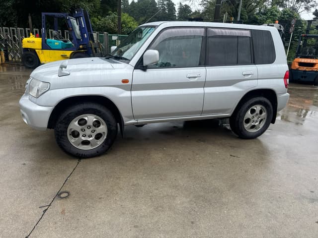 2000 Mitsubishi Pajero JDM car for sale — photo 2 of 19