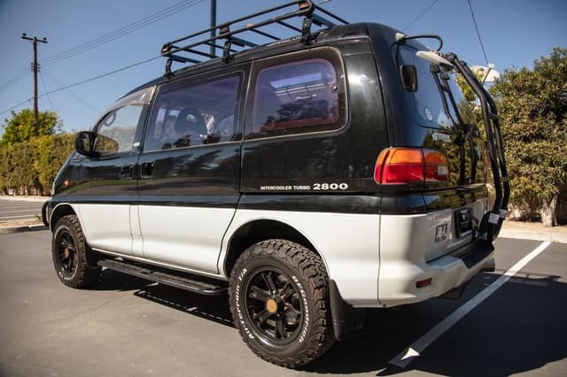 1994 Mitsubishi Delica JDM car for sale — photo 20 of 25