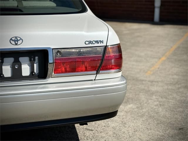 2000 Toyota Crown JDM car for sale — photo 11 of 25