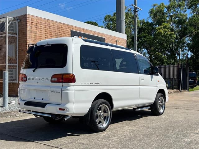 2001 Mitsubishi Delica JDM car for sale — photo 6 of 10